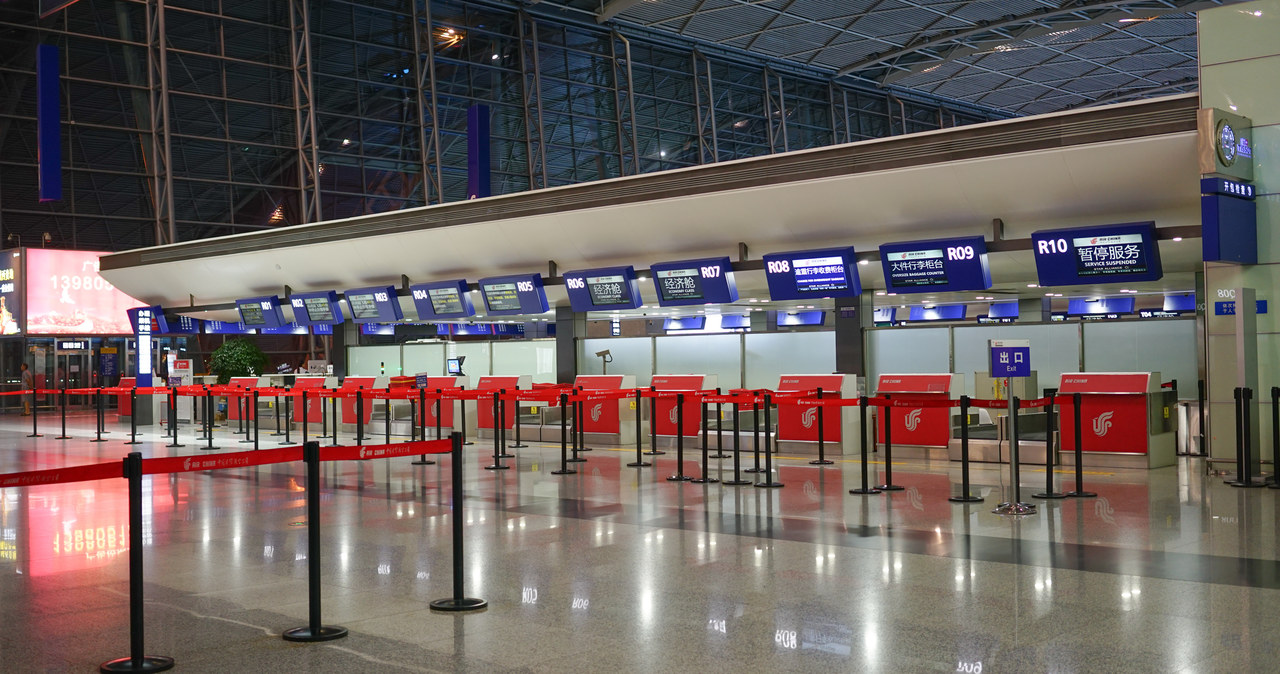 Międzynarodowe lotnisko w Pekinie w marcu 2020 roku /123RF/PICSEL