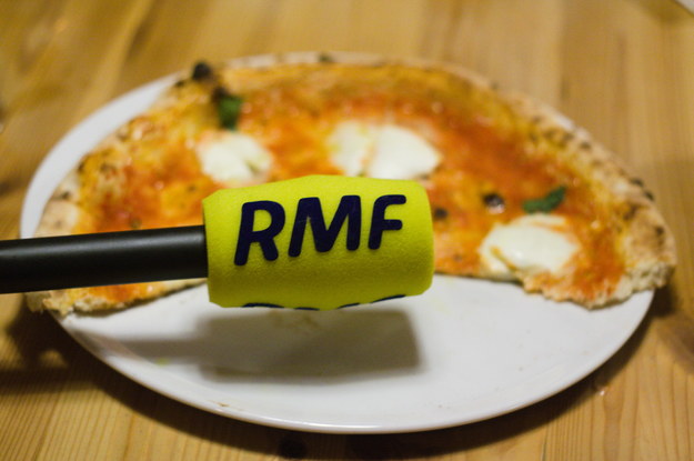 Międzynarodowy Dzień Pizzy to doskonały pretekst, by nauczyć się robić pyszną domową pizzę /Maciej Nycz /RMF FM