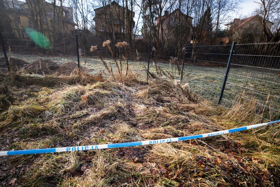 Miejsca znalezienia ciała 11-letniej dziewczynki w Jeleniej Górze /Krzysztof Ćwik /PAP