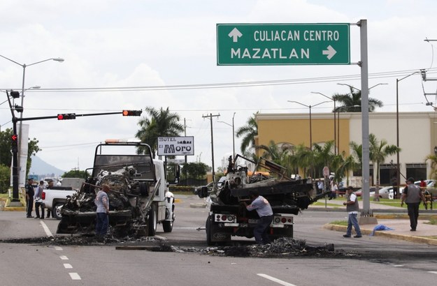 Miejsce ataku na wojskowy konwój w Culiacan /NOROESTE MAZATLAN/HANDOUT /PAP/EPA