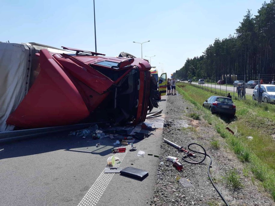 Miejsce karambolu na trasie S17 /KP PSP Garwolin /Państwowa Straż Pożarna