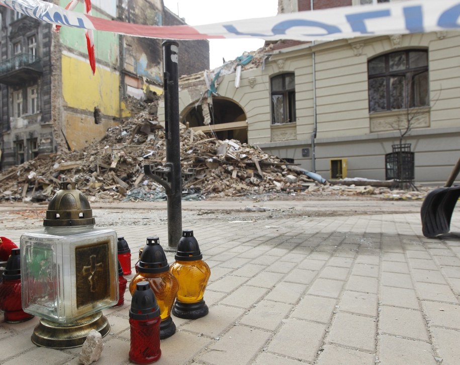 Miejsce katastrofy budowlanej w Katowicach / 	Andrzej Grygiel    /PAP