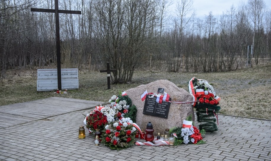 Miejsce katastrofy samolotu prezydenckiego Tu-154M w Smoleńsku (zdjęcie z 10 kwietnia 2017 r.) /Wojciech Pacewicz /PAP