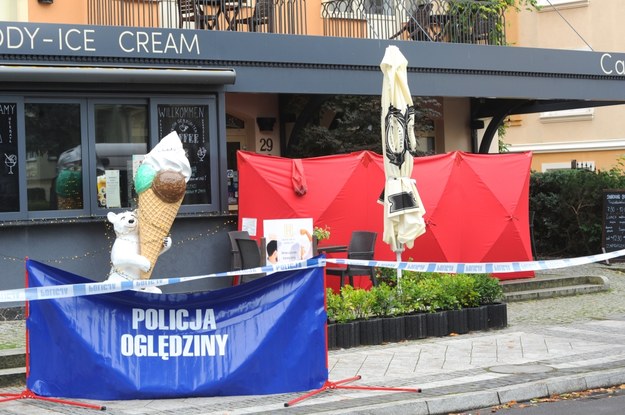 Miejsce morderstwa mężczyzny pracującego w hotelu przy ulicy Słowackiego w Świnoujściu /Marcin Bielecki /PAP
