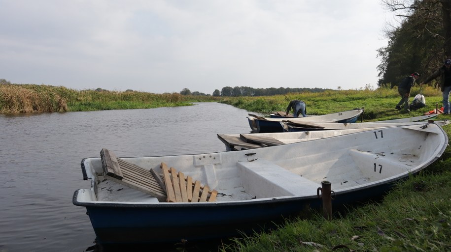 Miejsce odnalezienia ciała kobiety. W okolicy trwały zawody wędkarskie /Piotr Szydłowski /RMF FM