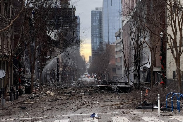 Miejsce po eksplozji samochodu /Nashville Fire Dept /PAP/Newscom