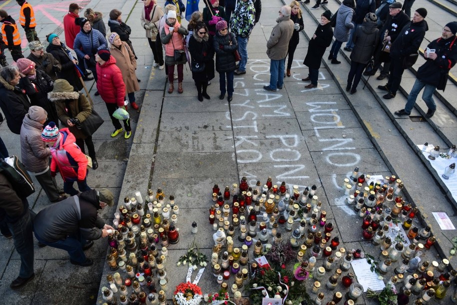 Miejsce samospalenia Piotra Szczęsnego /Jakub Kaminski /PAP