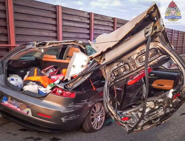 Miejsce śmiertelnego wypadku na autostradzie A2 miedzy węzłami Skierniewice i Wiskitki w okolicy miejscowości Bolimów /OSP Bolimów /PAP