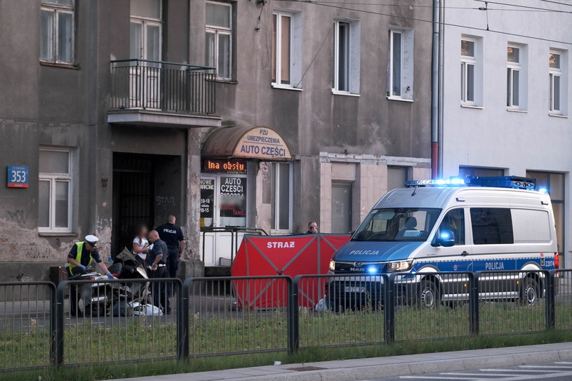 Miejsce śmiertelnego wypadku w pobliżu skrzyżowania ul. Grochowskiej i ul. Mińskiej na warszawskim Kamionku /PAP/Mateusz Marek /PAP