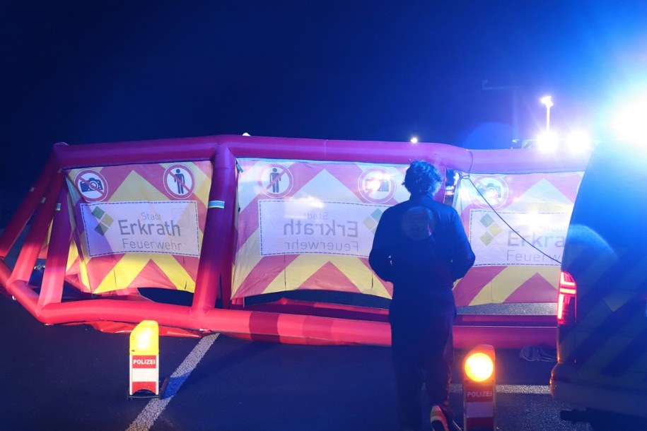 Miejsce tragedii na autostradzie w Niemczech /SASCHA THELEN /PAP/DPA