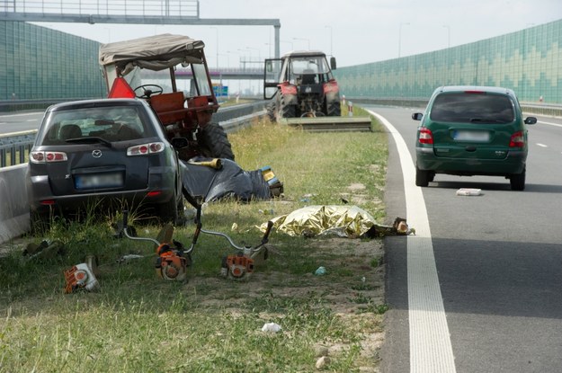 Miejsce tragicznego wypadku na autostradzie A1 10 bm., w pobliżu Krzyżanowa /Grzegorz Michałowski /PAP