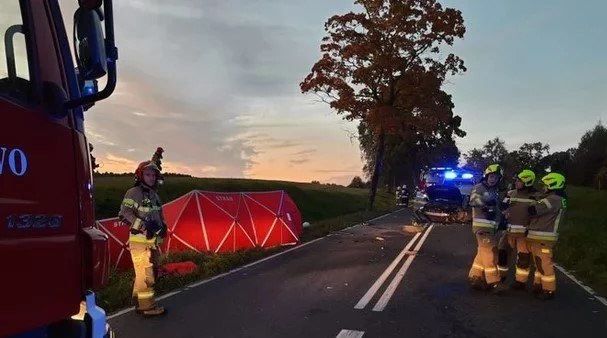 Miejsce tragicznego wypadku na lokalnej drodze na trasie Barczewo – Jeziorany /Policja Olsztyn /Policja