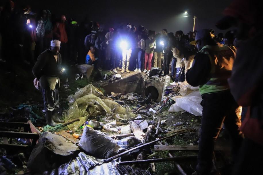 Miejsce tragicznego wypadku w Kenii /EPA/STR /PAP/EPA