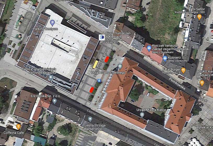 Miejsce, w którym doszło do zdarzenia ze wskazaniem, gdzie zaparkowały auta / zrzut ekranu z Google Maps /