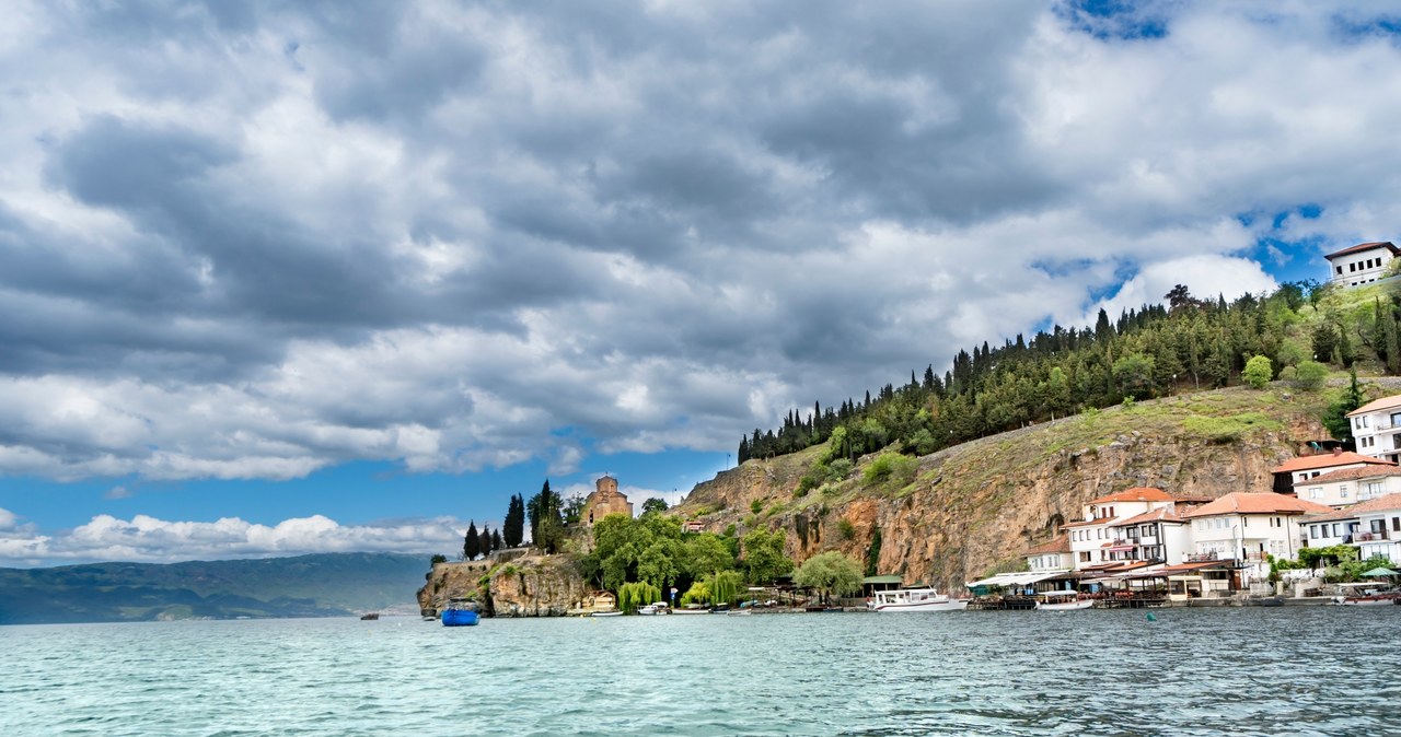 Miejsce, w którym leży Jezioro Ochrydzkie jest w prawosławiu uznawane za święte /123RF/PICSEL