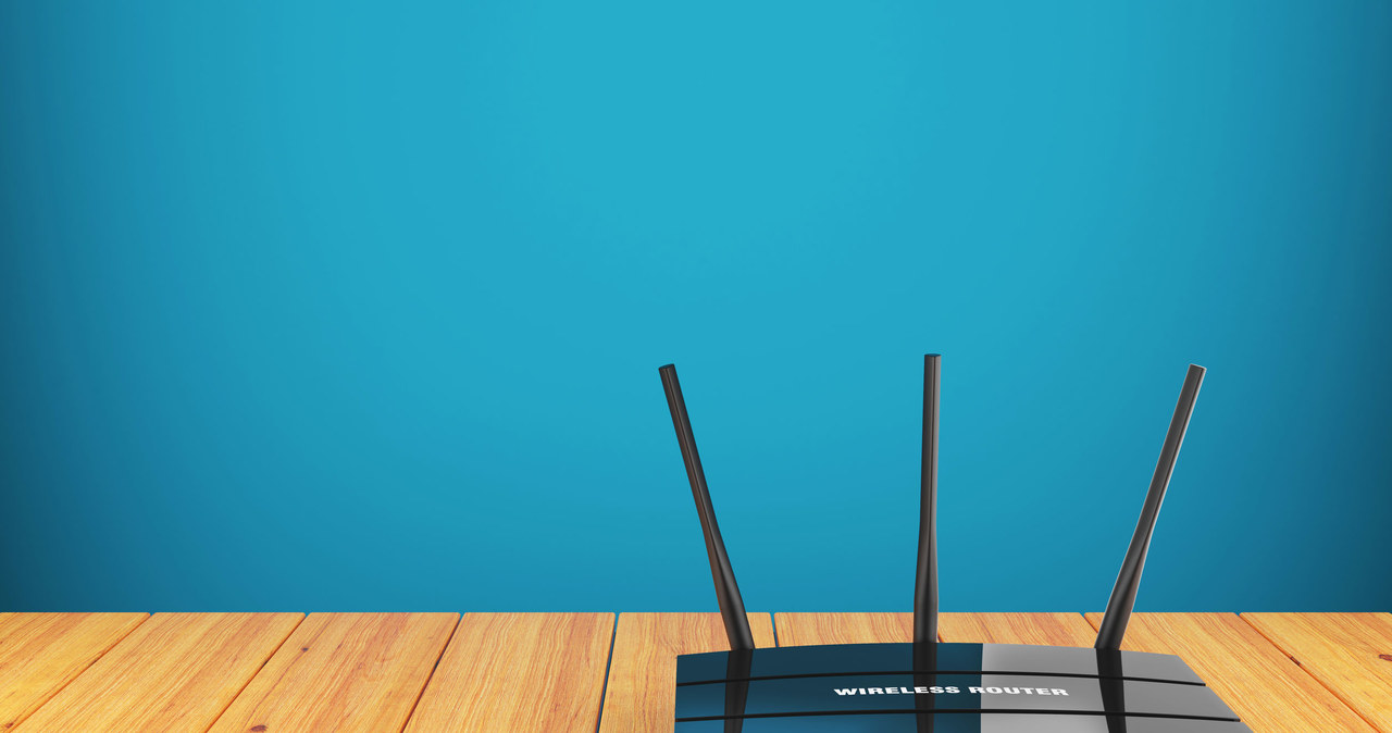Miejsce w mieszkaniu, w którym stoi router Wi-Fi, znacznie wpływa na zasięg. /123RF/PICSEL