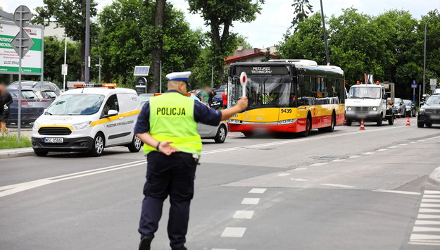 Miejsce wtorkowego wypadku autobusu w Warszawie /Rafał Guz /PAP
