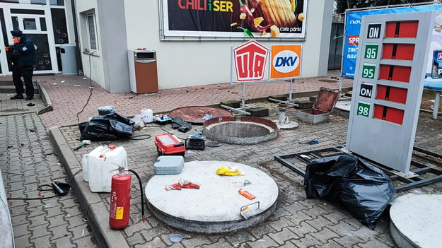 Miejsce wybuchu na stacji paliw w Zgorzelcu przy ul. Daszyńskiego /Wojciech Piechowicz KW PSP Wrocław /PAP