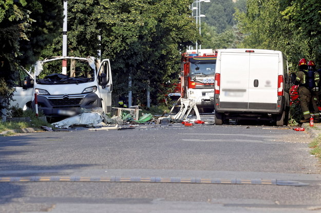 Miejsce wybuchu samochodu dostawczego przy ul. Wrocławskiej w Częstochowie /Waldemar Deska /PAP