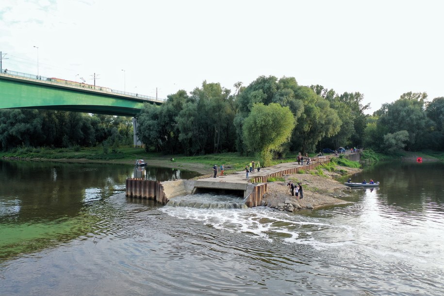 Miejsce wycieku nieczystości z oczyszczalni Czajka /Leszek Szymański /PAP
