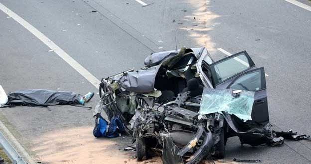 Miejsce wypadku, do którego doszło 29 listopada na autostradzie A2 między Strykowem a Łowiczem /Fot. Grzegorz Michałowski /PAP