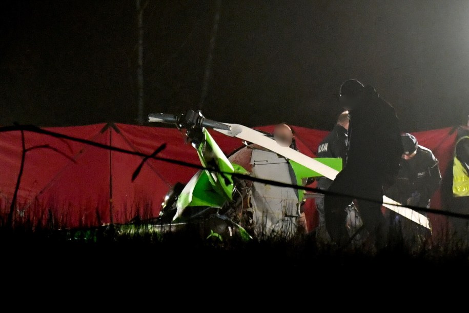 Miejsce wypadku śmigłowca w miejscowości Leśna Jania / 	Adam Warżawa    /PAP