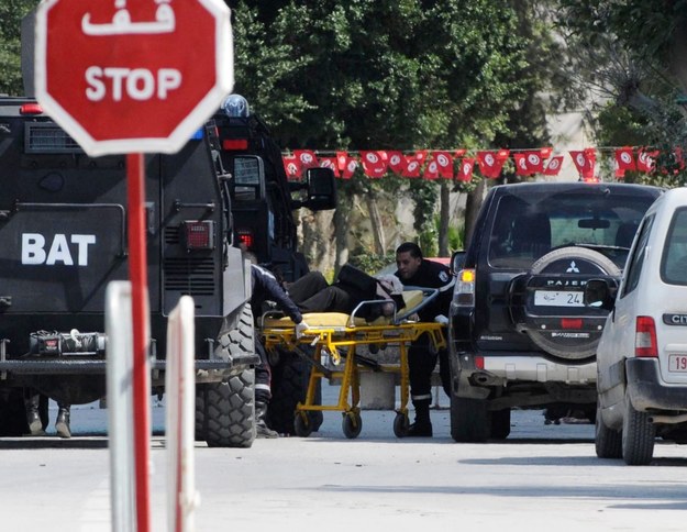 Miejsce zamachu w Tunezji /STR /PAP/EPA