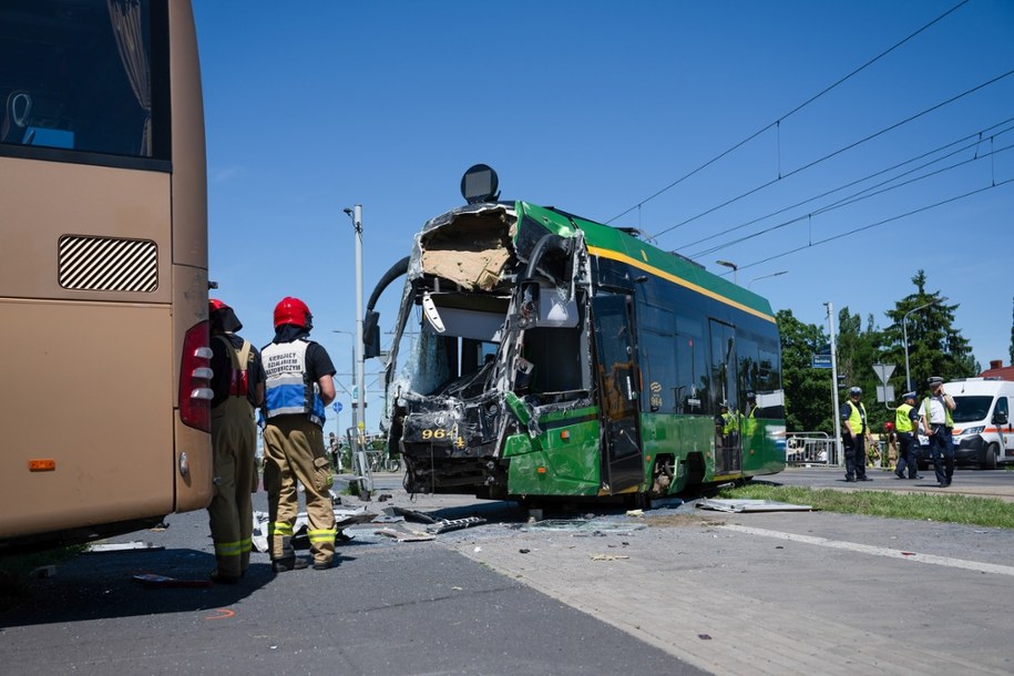 Miejsce zderzenia autokaru i tramwaju /Jakub Kaczmarczyk /PAP