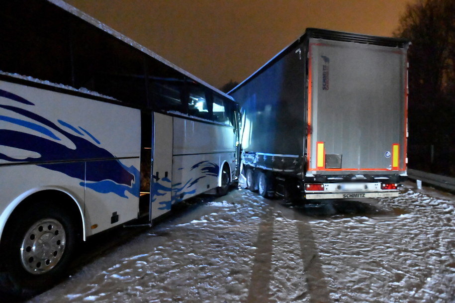 Miejsce zderzenia dziesięciu pojazdów na autostradzie A6 w Szczecinie / 	Marcin Bielecki    /PAP