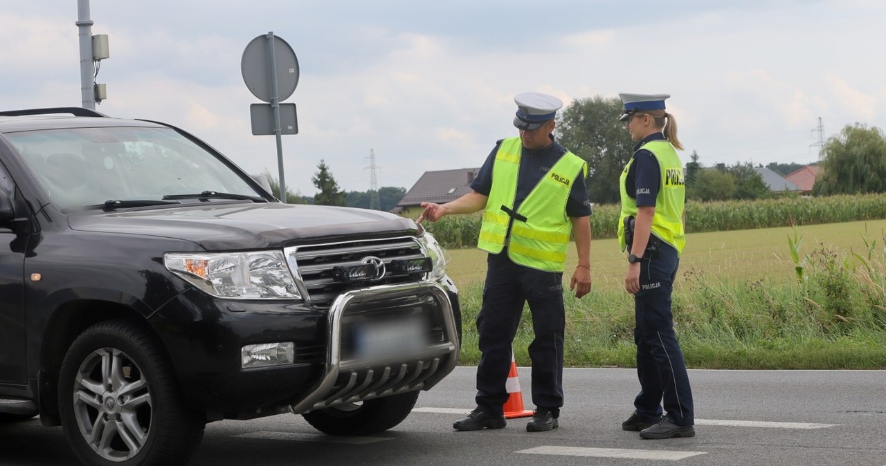 Miejsce zderzenia minister zdrowia Katarzyny Sójki z rowerzystą w miejscowości Lutogniew k. Krotoszyna /	Tomasz Wojtasik /PAP