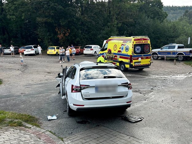 Miejsce zderzenia osobówki z autobusem w Karpaczu /PAP/KPP Jelenia Góra /PAP