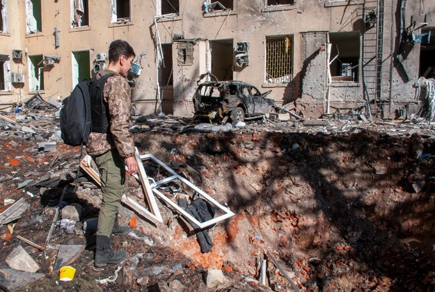 Miejscy wybuchu bomby w Charkowie na zdjęciu ilustracyjnym /VASILIY ZHLOBSKY /PAP/EPA