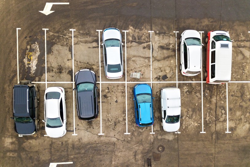 Miejskie auto powinno być zwrotne i łatwe do zaparkowania /123RF/PICSEL