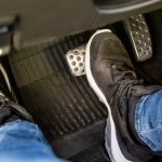 płyn hamulcowy "Miękki" pedał hamulca powstaje przez wodę. Tak można przeciwdziałać