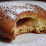 Miękkie, delikatne, idealnie sprężyste. Tradycyjne pączki ze starego przepisu