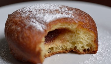 Miękkie, delikatne, idealnie sprężyste. Tradycyjne pączki ze starego przepisu