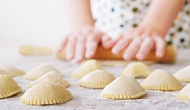 Miękkie i sprężyste ciasto na pierogi. Sekret tkwi w tym składniku