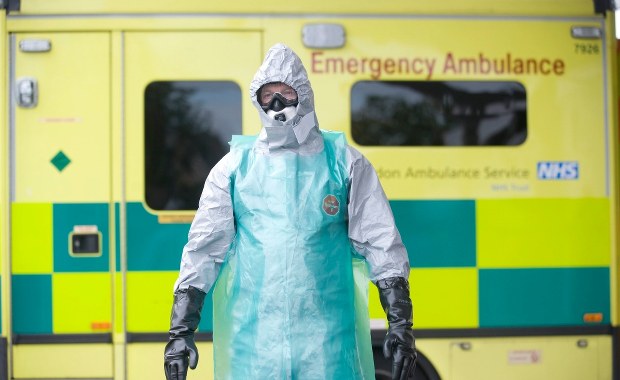 Mieli styczność z chorą na ebolę. Są pod specjalnym nadzorem