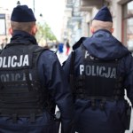 Mieli znęcać się nad bezdomnymi. Dwóch policjantów wydalono ze służby
