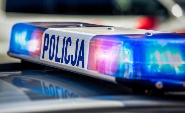 Mielno: Pijana kobieta wjechała autem w witrynę sklepu. Są ranni