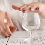 alkohol Miesiąc bez kieliszka w ramach Sober October. Organizm może szybko odczuć zmianę