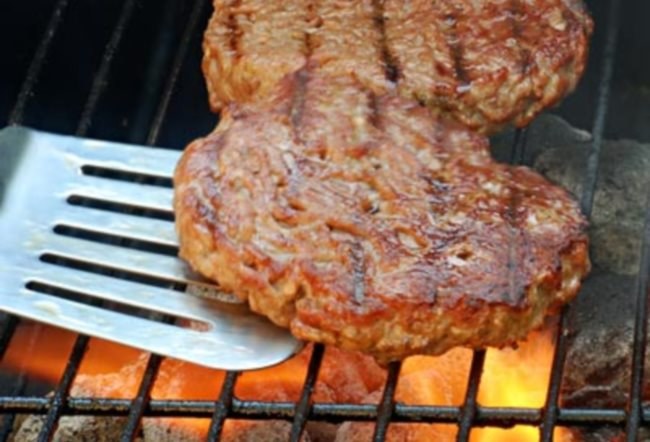 Mięso i miód stanowią świetne połączenie /123RF/PICSEL