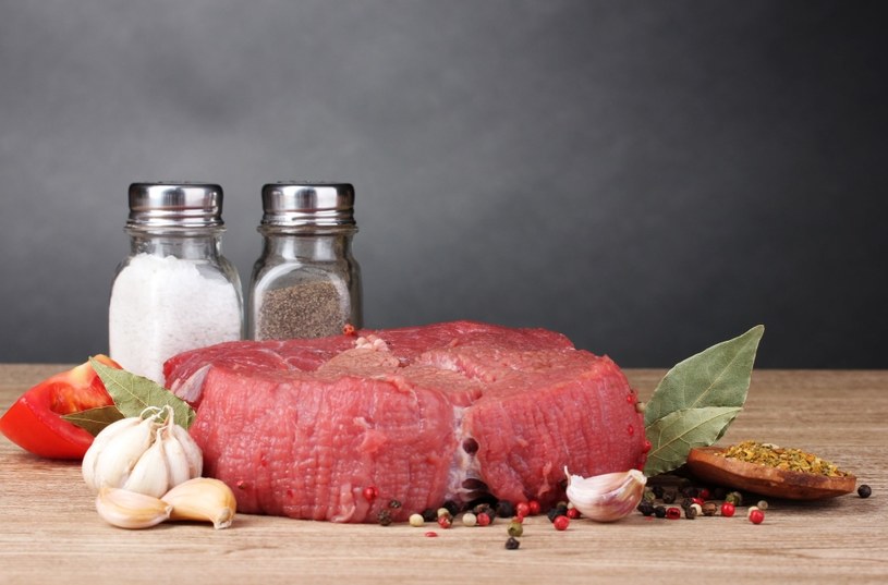Mięso niekorzystnie wpływa na nerki /materiały prasowe