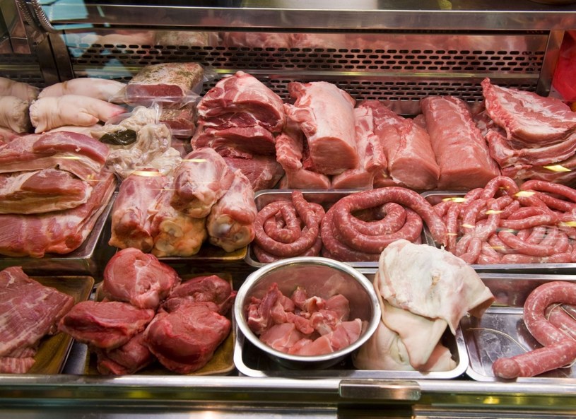 Mięso z chowu przemysłowego jest tańsze niż to z hodowli ekologicznych /Picsel /123RF/PICSEL
