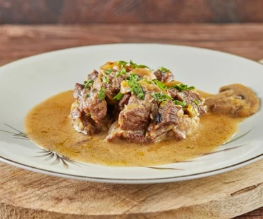 Mięso zdrowsze od wołowiny i wieprzowiny. Ma ogrom kolagenu i żelaza, dobre dla serca i mózgu