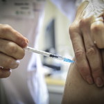 Mieszanie szczepionek przeciwko Covid-19. Ruszają testy, wyniki poznamy latem