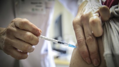 Mieszanie szczepionek przeciwko Covid-19. Ruszają testy, wyniki poznamy latem