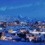 Mieszkają w surowym klimacie, ale mają internet i smartfony. Jak się żyje na Grenlandii?