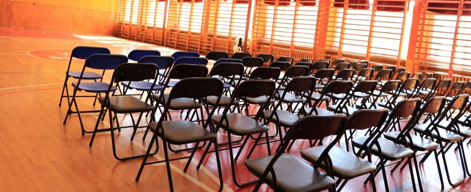 Mieszkańcy byli ewakuowani m.in. do szkół /Kamil Młodawski /RMF FM