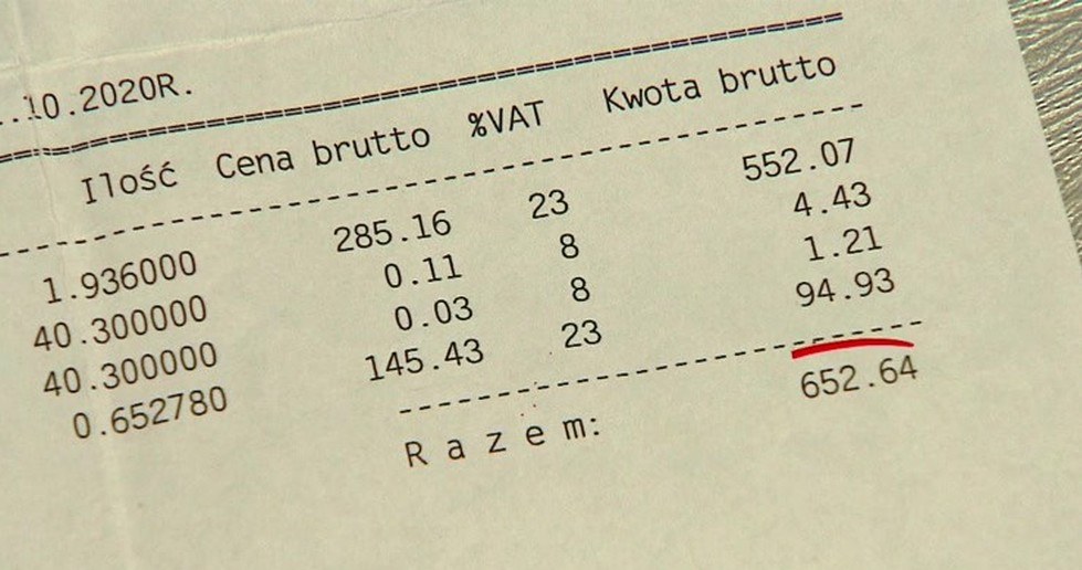 Mieszkańcy czterech bloków komunalnych w Chełmie od miesięcy otrzymują bardzo wysokie rachunki za podgrzanie wody /Polsat News